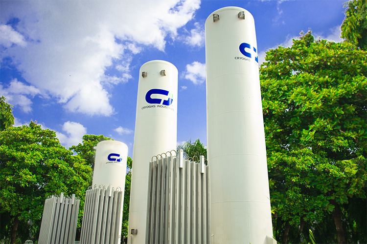 Cryogenic Thermosiphon Tanks
